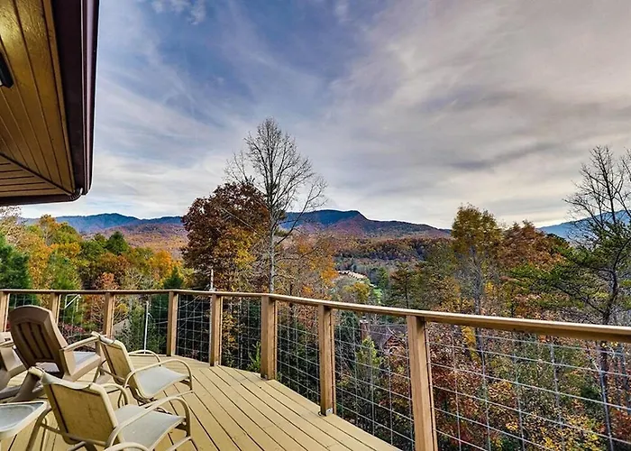 Gatlinburg Cabin Hawks View Sleeps 8 3 Bedroom Hot tub Multicade Pool Table